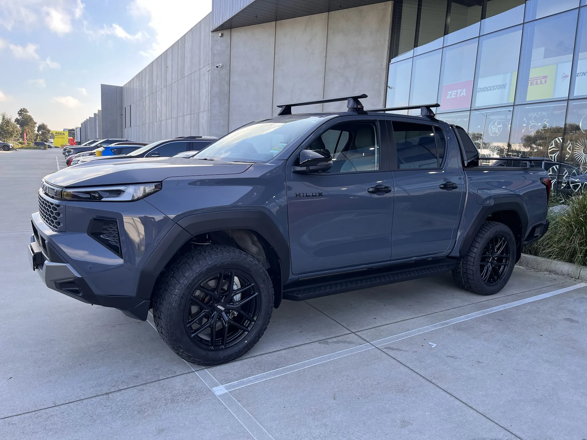 TOYOTA HILUX with HRF-STEALTH WHEELS in 20X9 | TOYOTA